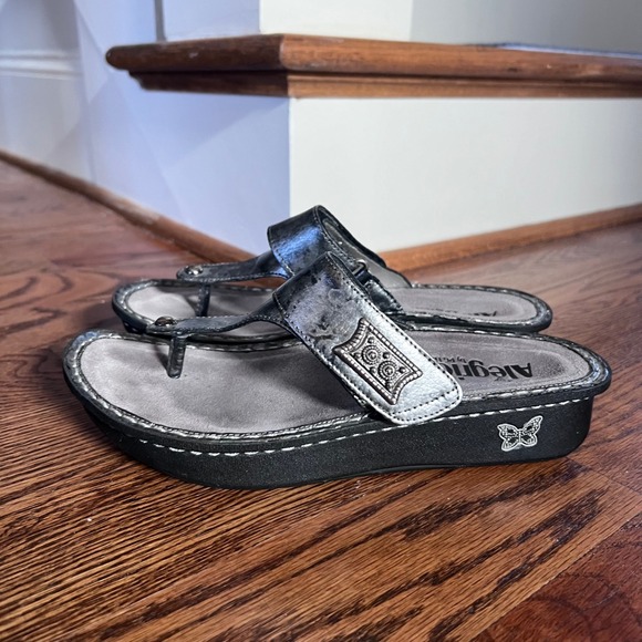 Alegria Carina Pewter Metallic Leather Thong Sandals CAR-621 Womens 39 US 9 - Picture 15 of 16